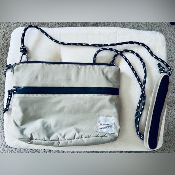 Lululemon Patch Logo Crossbody Bag, Trench/Graphite Grey - Picture 1 of 7